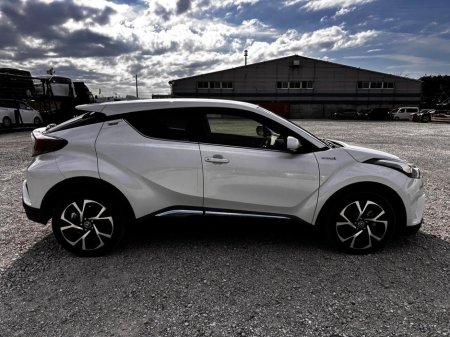 2017 Toyota C-HR - thumbnail 3