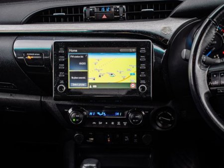 2023 Toyota Hilux - thumbnail 8