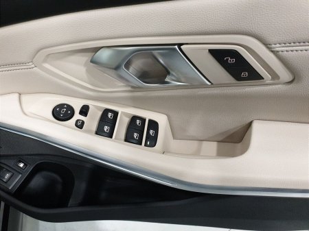 2024 BMW 3 Series - thumbnail 23