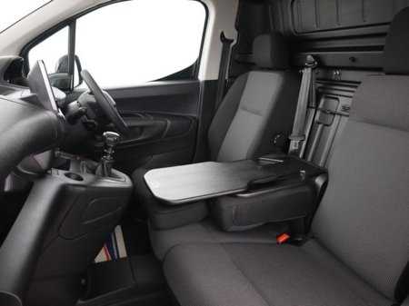 2022 Peugeot Partner - thumbnail 16