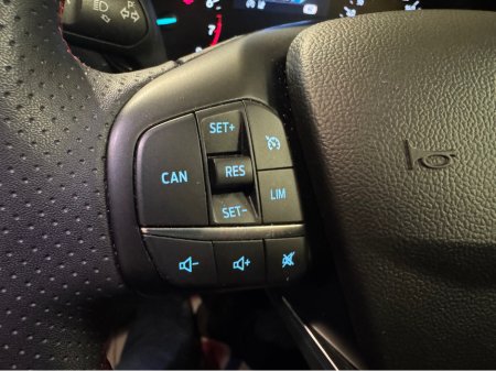 2025 Ford Focus ST-LINE 5DR 1.0T 125 MHEV €29,950 thumbnail