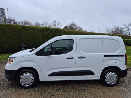 2022 Opel Combo Low mileage! €12,450 thumbnail