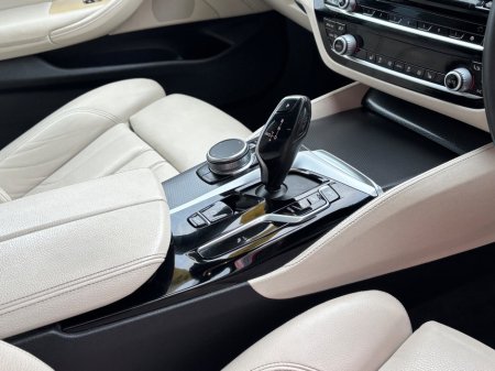 2022 BMW 5 Series - thumbnail 7