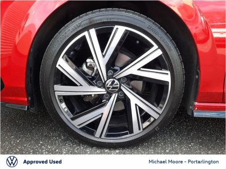 2024 Volkswagen Golf 1.5 TSI 130HP R-Line €33,950 thumbnail