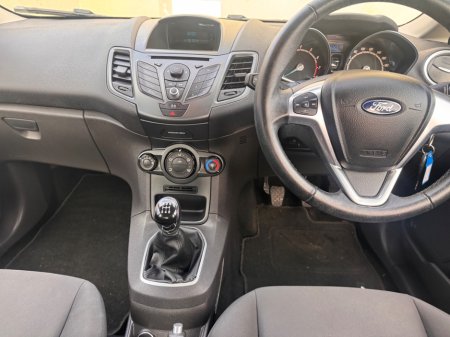 2014 Ford Fiesta - thumbnail 8