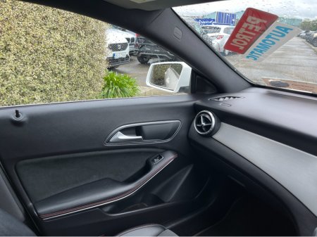 2019 Mercedes-Benz CLA Class - thumbnail 15