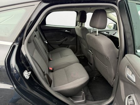 2017 Ford Focus - thumbnail 7