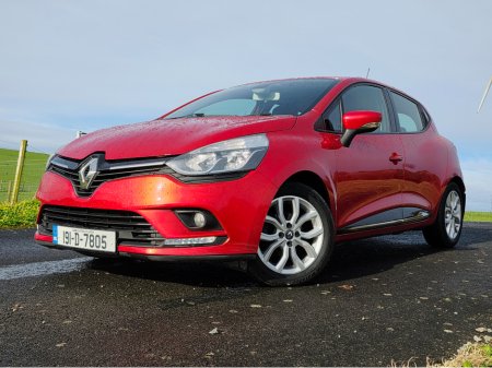 2019 Renault Clio - thumbnail 1