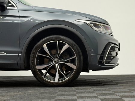 2023 Volkswagen Tiguan R-LINE TSI DSG €31,990 thumbnail
