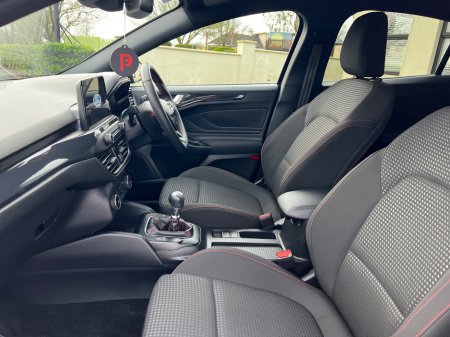 2022 Ford Focus 1.0T EcoBoost Hybrid 125PS ST-Line €22,950 thumbnail