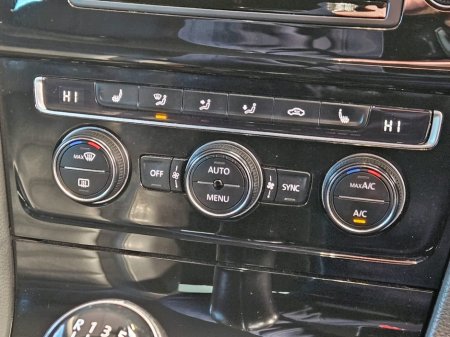 2017 Volkswagen Golf - thumbnail 10