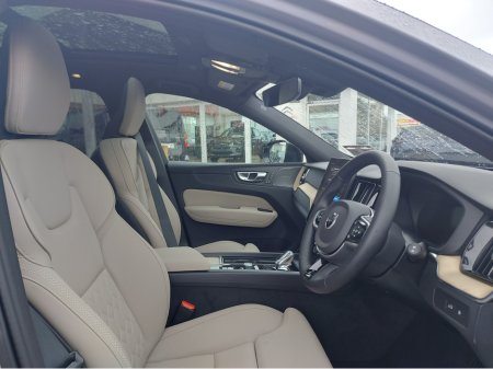 2025 Volvo XC60 MY26 T6 AWD PLUG-IN HYBRID €71,950 thumbnail