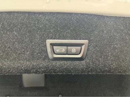 2024 BMW 3 Series - thumbnail 8