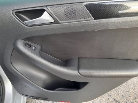 2015 Volkswagen Jetta - thumbnail 18