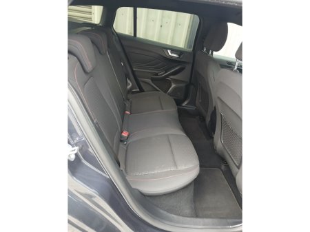 2021 Ford Focus - thumbnail 15