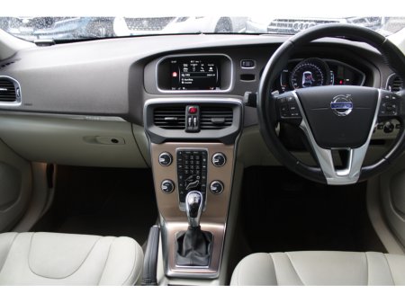 2016 Volvo V40 Cross Country 2.0D4 CROSSCOUNTRY 5DR HATCHBACK AUTO HUGE SPEC  // 1 OWNER CAR // AS NEW CONDITION THROUGHOUT // BUY WITH CONFIDENCE AA AND SIMI APPROVED DEALER 2026 // FINANCE ARRANGED // €13,950 thumbnail