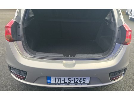 2017 Kia Ceed - thumbnail 8