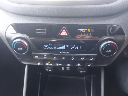 2016 Hyundai Tucson 1.7 PREMIUM BLD 116PS 5 5DR €10,950 thumbnail