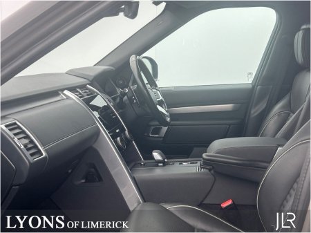 2024 Land Rover Discovery - view 3