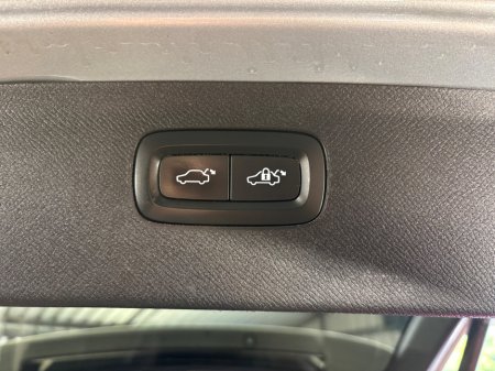 2016 Volvo XC90 - thumbnail 16