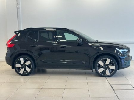 2023 Volvo XC40 - thumbnail 3