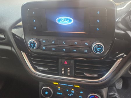 2019 Ford Fiesta ZETEC 1.1 85PS  5DR : FINANCE ARRANGED : €13,500 thumbnail