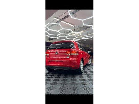 2012 Volkswagen Golf - thumbnail 5