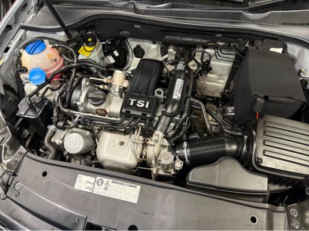 2012 Volkswagen Golf - thumbnail 18