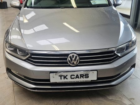 2018 Volkswagen Passat - thumbnail 5