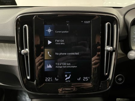 2022 Volvo XC40 - thumbnail 17