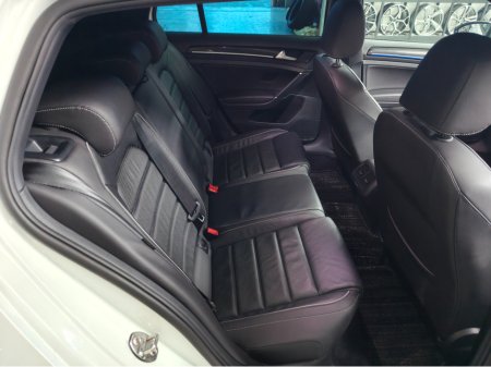 2018 Volkswagen Golf Golf R//Low kms €29,950 thumbnail