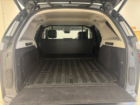 2021 Land Rover Discovery  €41,950 thumbnail