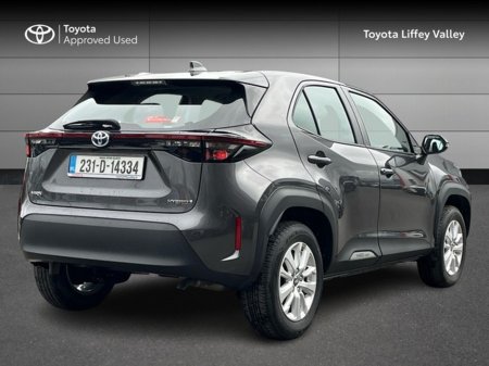 2023 Toyota Yaris Cross - thumbnail 2