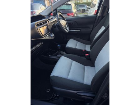 2014 Toyota Aqua - thumbnail 8