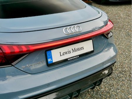 2024 Audi e-tron GT quattro - thumbnail 7