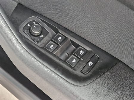 2018 Volkswagen Passat - thumbnail 6