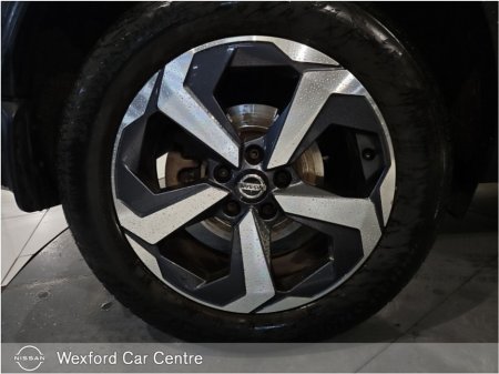 2022 Nissan Qashqai 1.3 PET MILD HYBRID SV PREMIUM €26,995 thumbnail