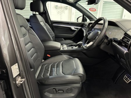 2023 Volkswagen Touareg - thumbnail 22