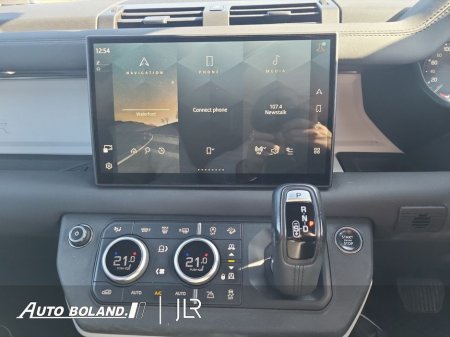 2025 Land Rover Defender - thumbnail 11