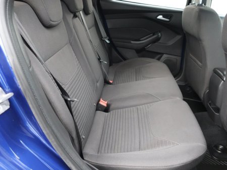 2018 Ford Focus - thumbnail 8