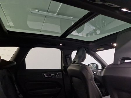 2025 Volvo XC60 T8 AWD PHEV Ultra Black Edition €71,950 thumbnail