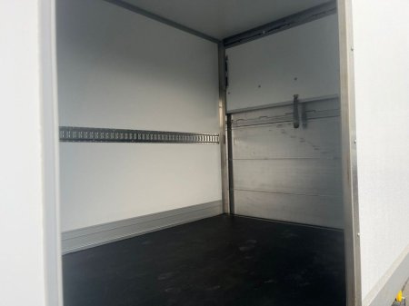 2026 Renault Master Renault Master Luton Box Body with Tail Lift thumbnail