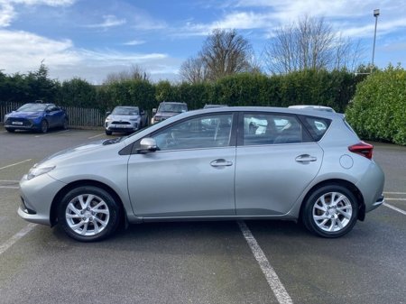 2017 Toyota Auris - thumbnail 17