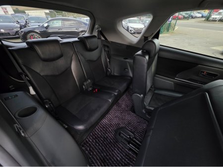 2014 Toyota Prius Alpha - thumbnail 11