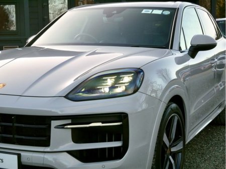 2024 Porsche Cayenne - thumbnail 9