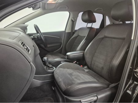 2016 Volkswagen Polo **HIGHLINE**AUTO**LEATHER/ALCANTARA SEATS**HEATED SEATS**ANDROID/APPLE MEDIA RADIO**DISTRONIC CRUISE CONTROL**LED HEADLAMPS**CLIMATE CONTROL**REVERSE CAMERA**AUTO LIGHTS**FOLDING MIRRORS**PADEL SHIFT* €13,899 thumbnail