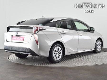 2017 Toyota Prius - thumbnail 5