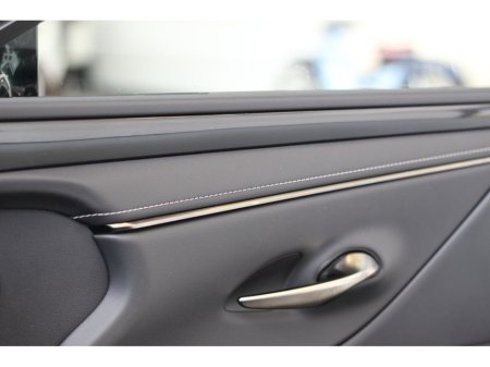 2020 Lexus ES 300 H 2.5 ES CVT 215BHP €30,899 thumbnail