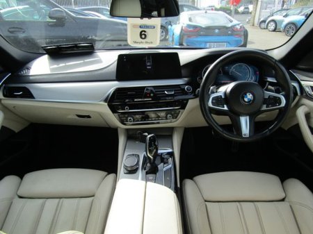 2018 BMW 5 Series - thumbnail 12