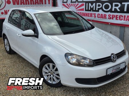 2013 Volkswagen Golf - view 2